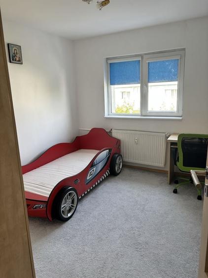 Apartament cu 3 camere decomandat, mobilat în Băneasa