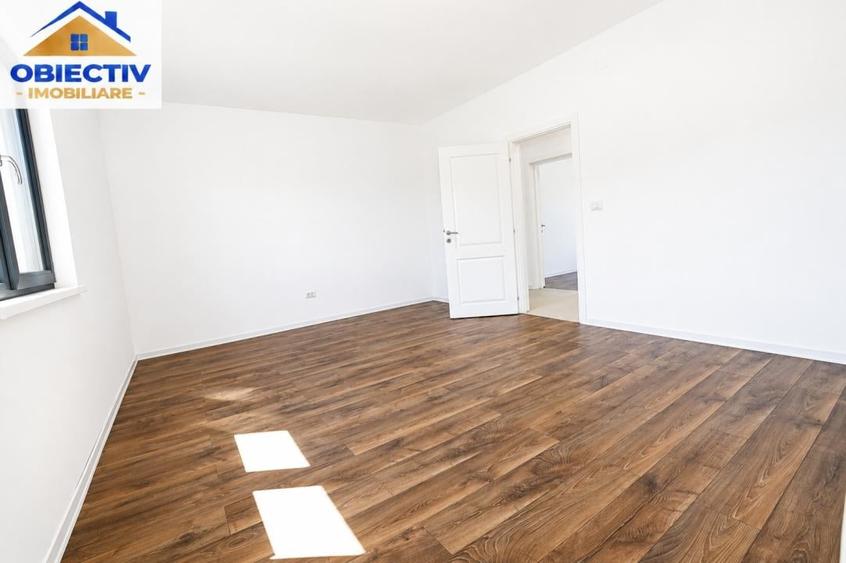Casă cu 4 camere cu Teren 500 Mp în Est