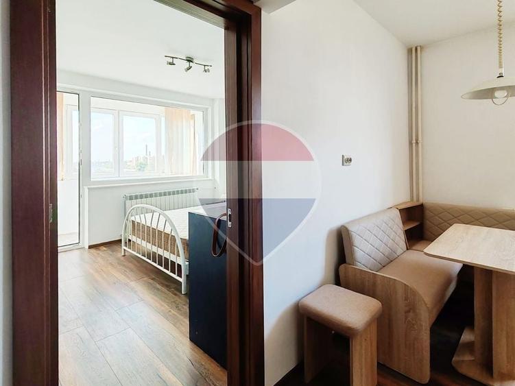 De închiriat apartament 2 camere și loc de parcare - Splaiul Crișanei - 6