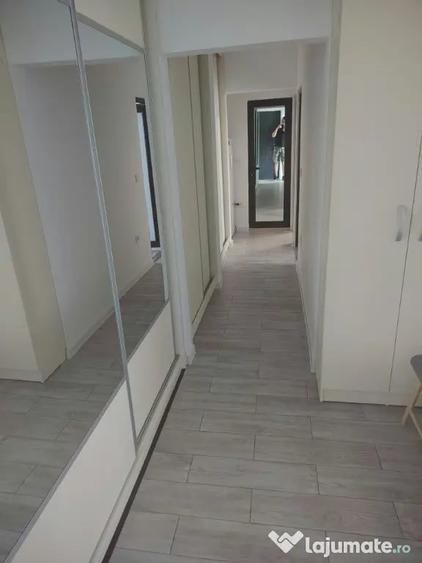 Apartament cu 3 camere decomandat în Buzaului