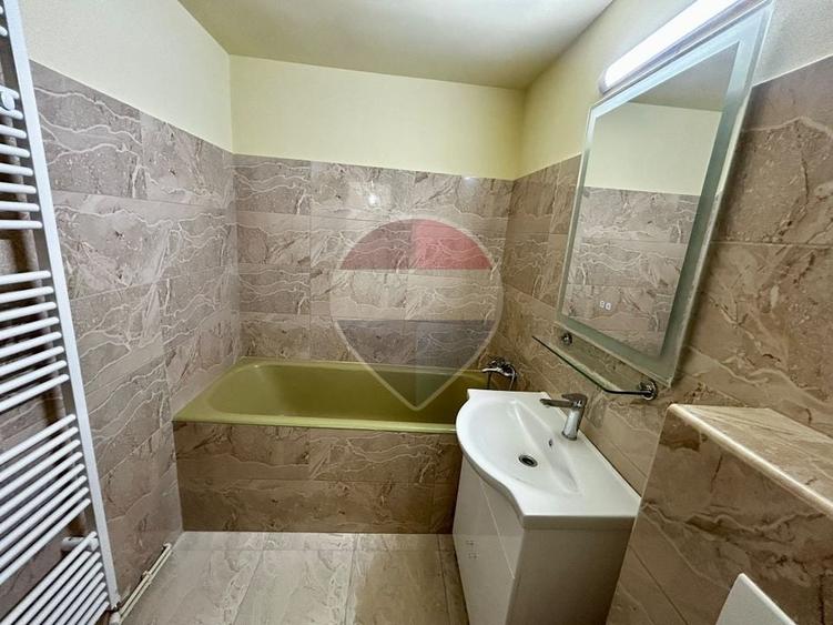 Apartament cu 2 camere decomandat în Republicii