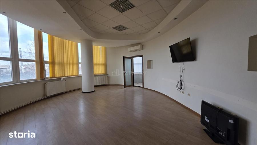 Spațiu comercial, de 1,386 mp, în Bordei