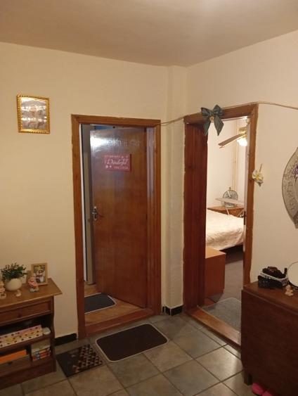 Apartament cu 3 camere decomandat, mobilat în 1 Mai