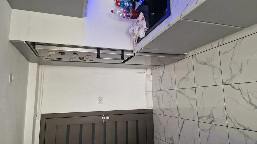 Apartament cu 3 camere decomandat în Sud