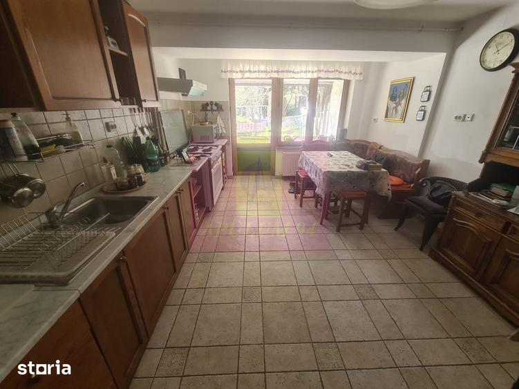 Casă cu 9 camere cu Teren 2066 Mp în Breaza
