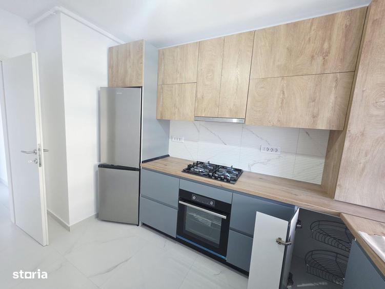 Apartament cu 3 camere în Tractorul