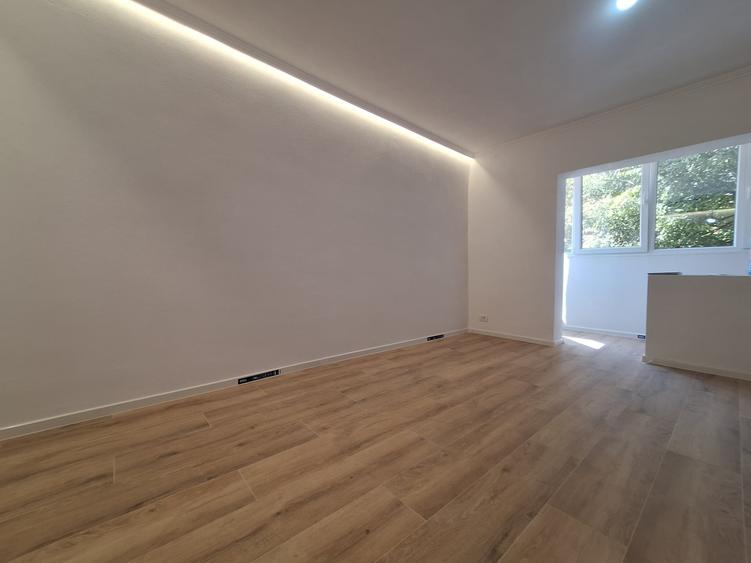 Apartament cu 3 camere decomandat în Dâmbovița