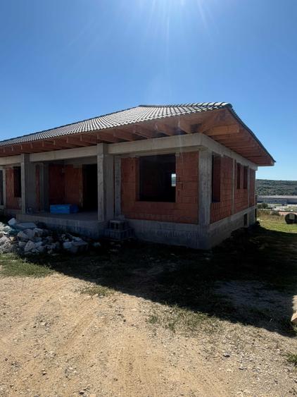 Casă cu 4 camere în Central