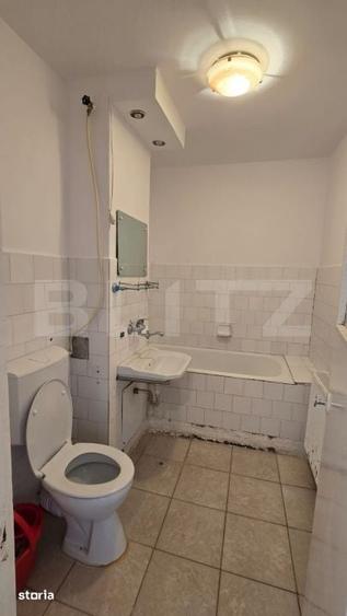 Apartament cu 3 camere decomandat în Micro 17