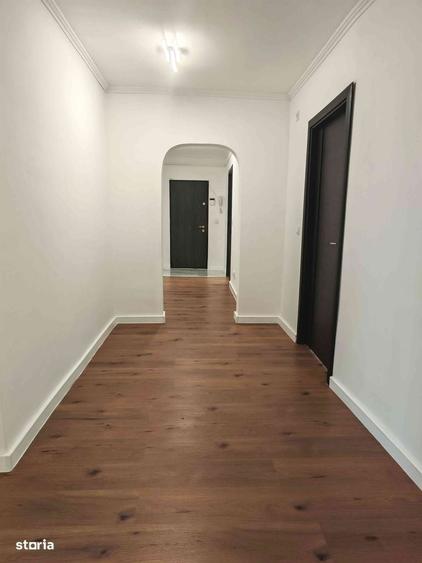 Apartament cu 4 camere decomandat în Decebal
