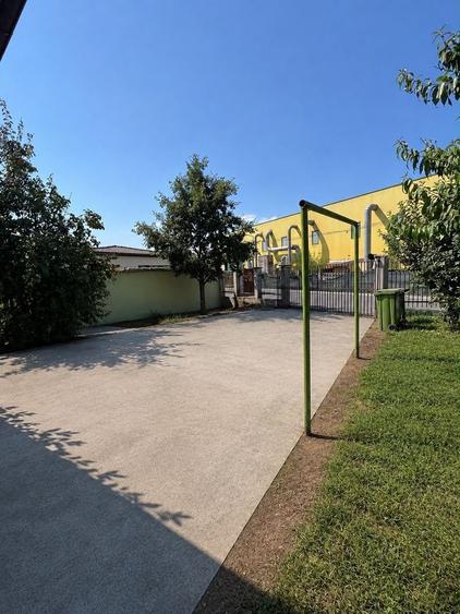 Casă cu 5 camere cu Canalizare în Central