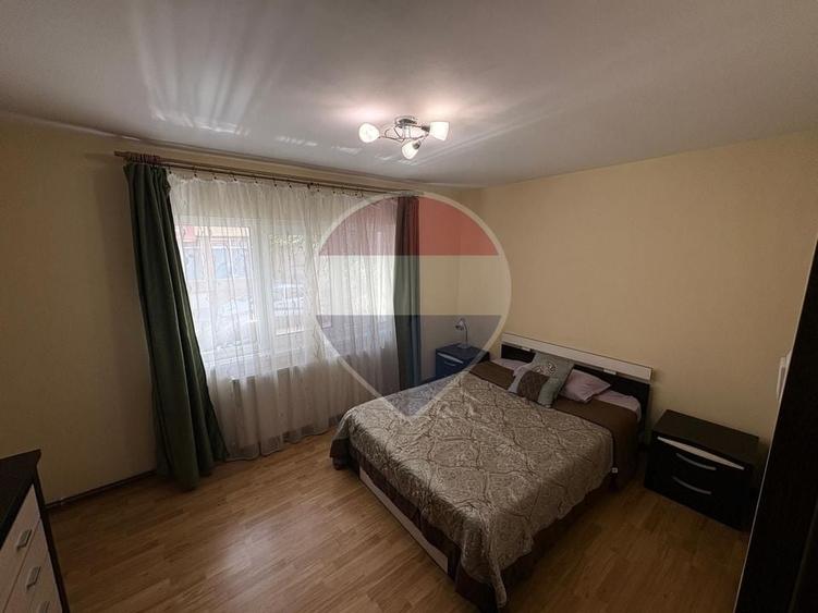Apartament cu 3 camere decomandat, mobilat în Republicii