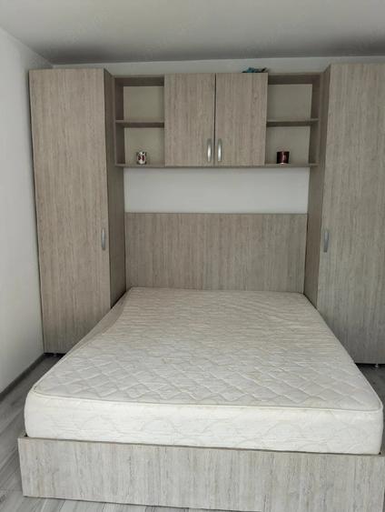 Apartament cu 3 camere semidecomandat în Republicii