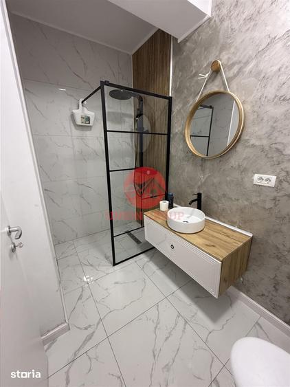 Apartament cu 5 camere decomandat în Central