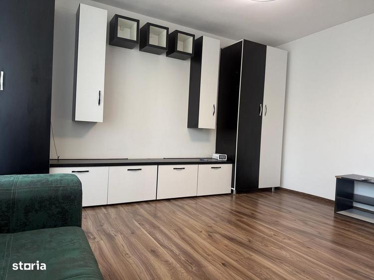 Apartament cu 3 camere decomandat în Micro 4