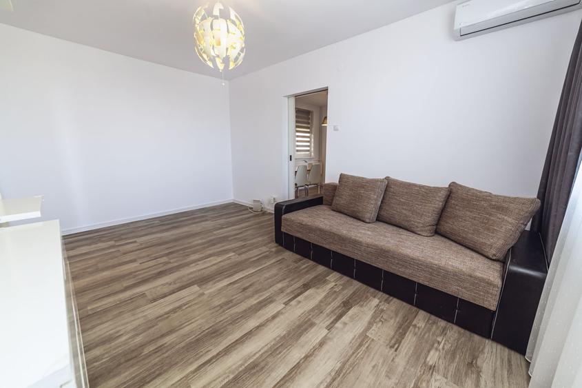Apartament cu 3 camere semidecomandat, mobilat în Grivița