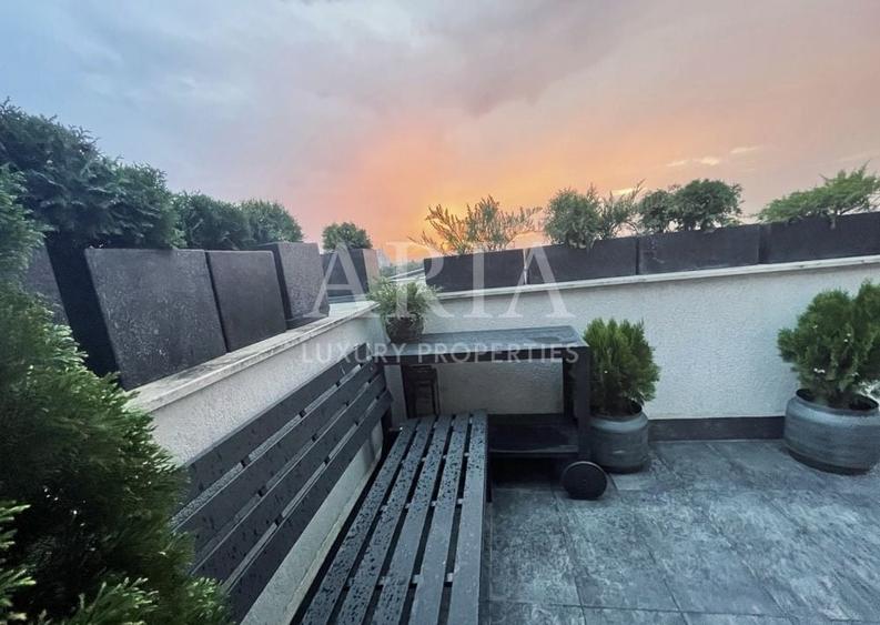 Penthouse cu 3 camere decomandat în Herăstrău