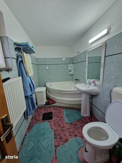 Casă cu 4 camere cu Teren 325 Mp în Central