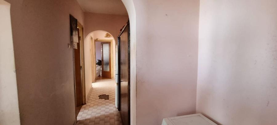 Apartament cu 3 camere decomandat în Drumul Taberei