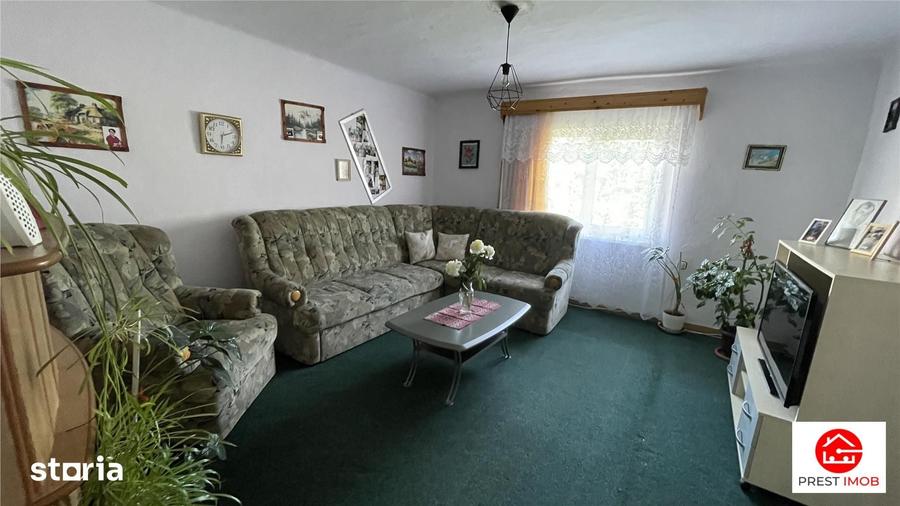 Casă cu 4 camere decomandat cu Teren 2500 Mp în Gheorghe Doja