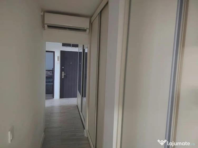 Apartament cu 3 camere decomandat în Buzaului