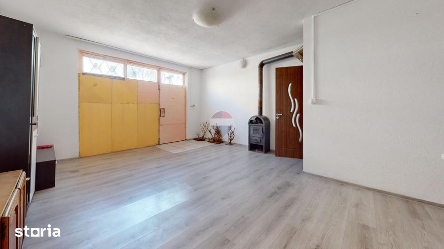 Apartament cu 3 camere în Florilor