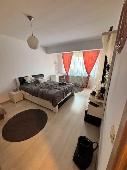 Garsonieră decomandată în Valea Adâncă