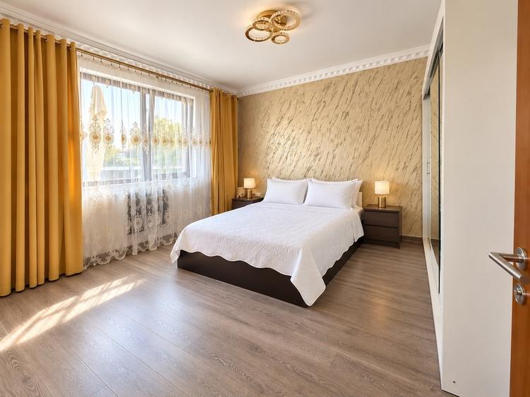 Casă individuală cu 6 camere cu Canalizare în Corbu