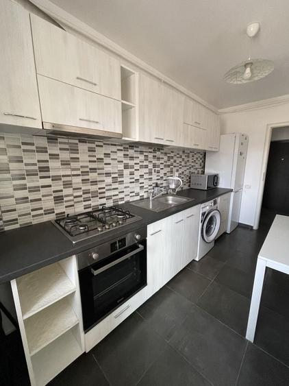 Apartament cu 2 camere decomandat în Roșu