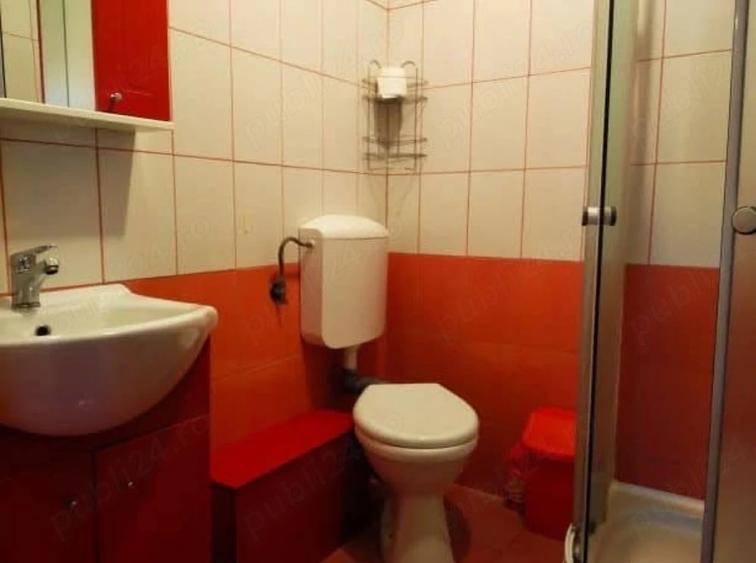 Apartament cu 3 camere decomandat în Metalurgie