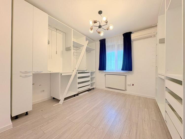 Apartament cu 4 camere decomandat, mobilat în Central