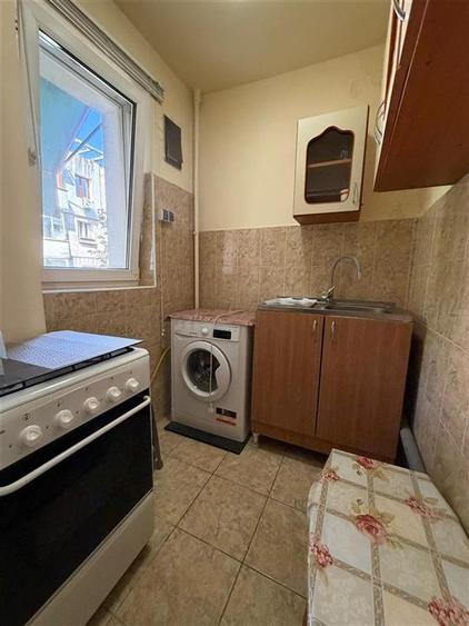 Garsonieră decomandată în Podu Roș