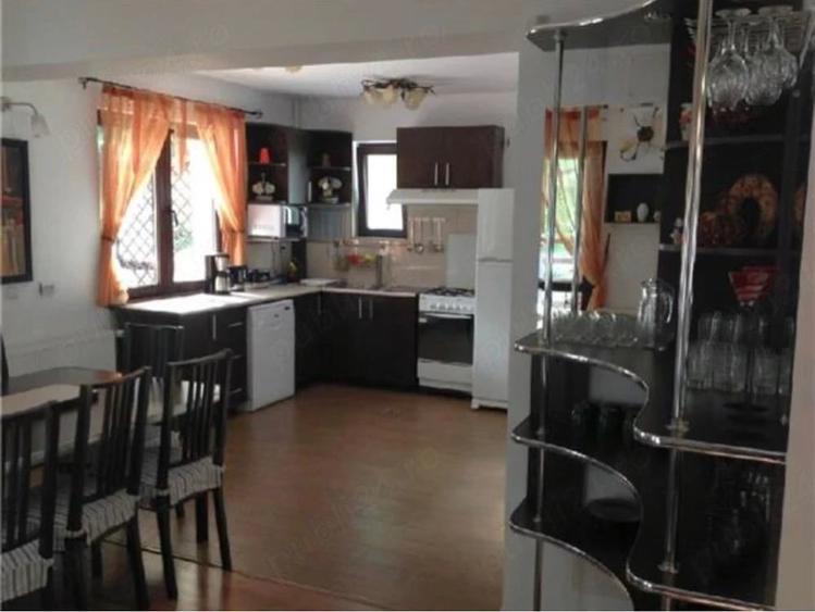 Casă cu 1 camere cu Teren 2000 Mp în Central