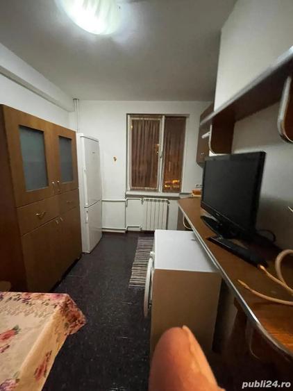 Garsonieră decomandată în Sud