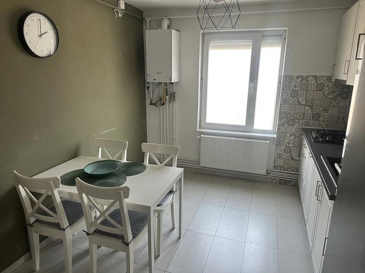 Apartament cu 2 camere decomandat în Cornișa