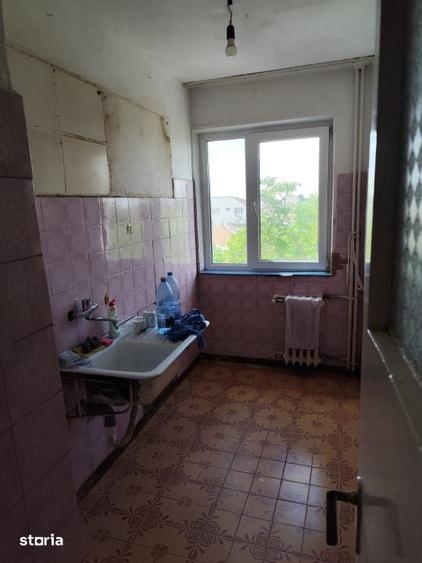 Apartament cu 3 camere în Km 4