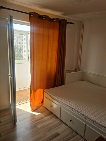 Apartament cu 2 camere semidecomandat în Victoriei