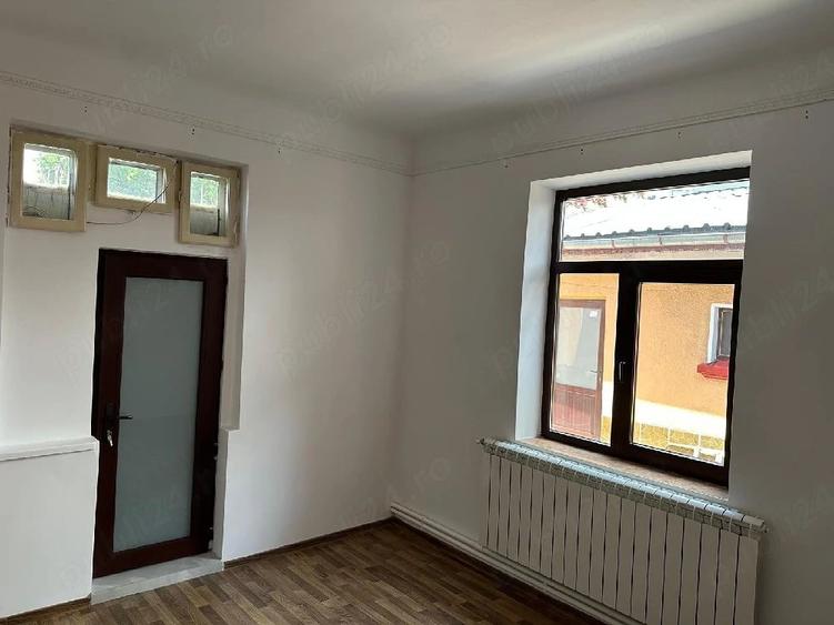 Casă cu 6 camere cu Teren 160 Mp în 13 Septembrie