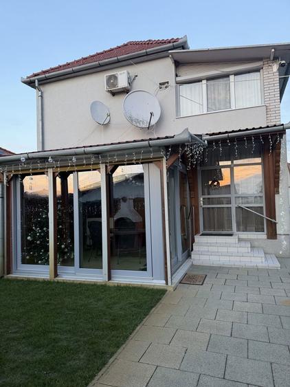 Casă cu 4 camere în Căpleni