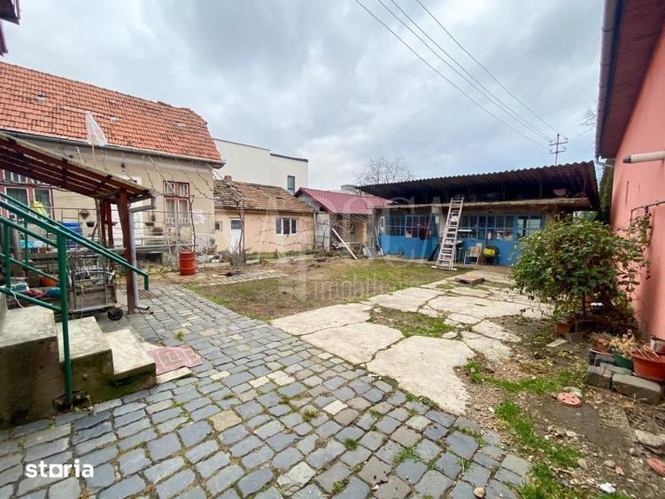 Teren de 925 mp, în Iris