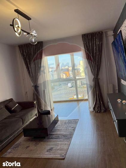 Apartament cu 3 camere, mobilat în Craiovița Nouă