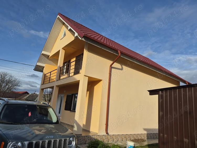 Casă cu 4 camere cu Teren 427 Mp în Central
