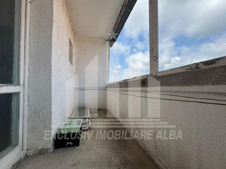 Apartament cu 3 camere decomandat în Caroline Gemina