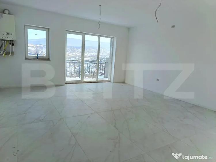 Apartament cu 4 camere semidecomandat în Central