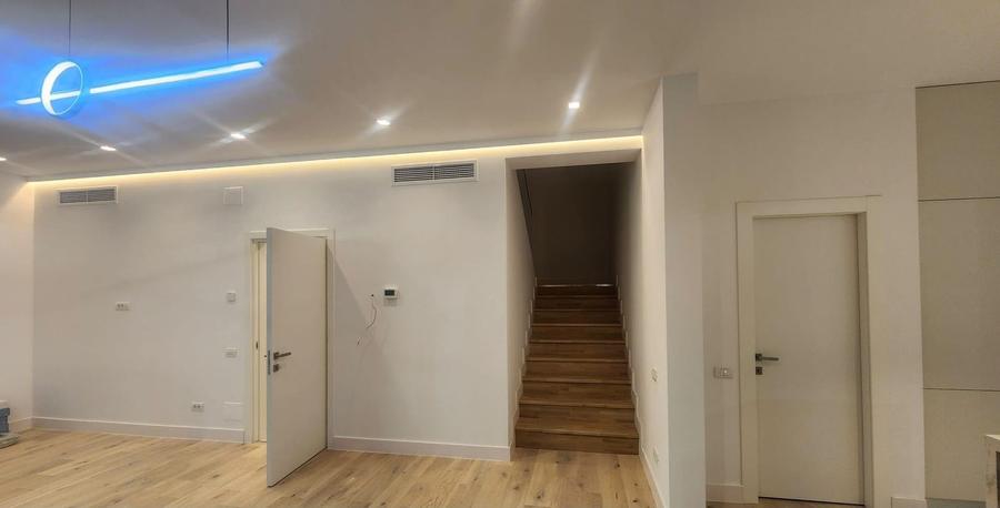 Casă individuală cu 6 camere cu Canalizare în Pipera
