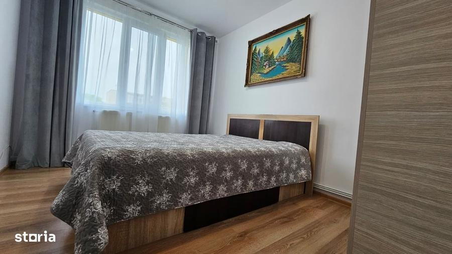 Apartament cu 4 camere în Tractorul