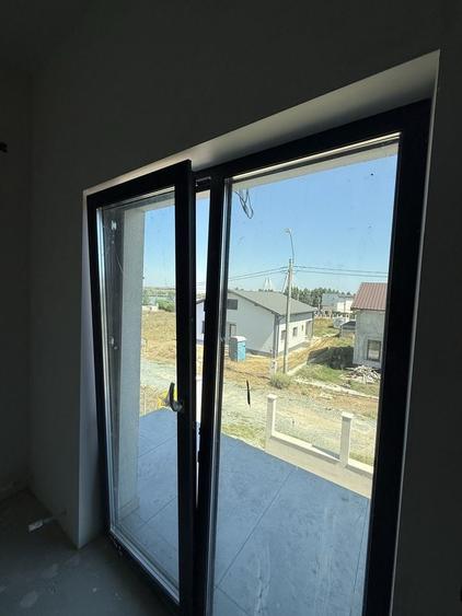Casă cu 4 camere decomandat în Agigea