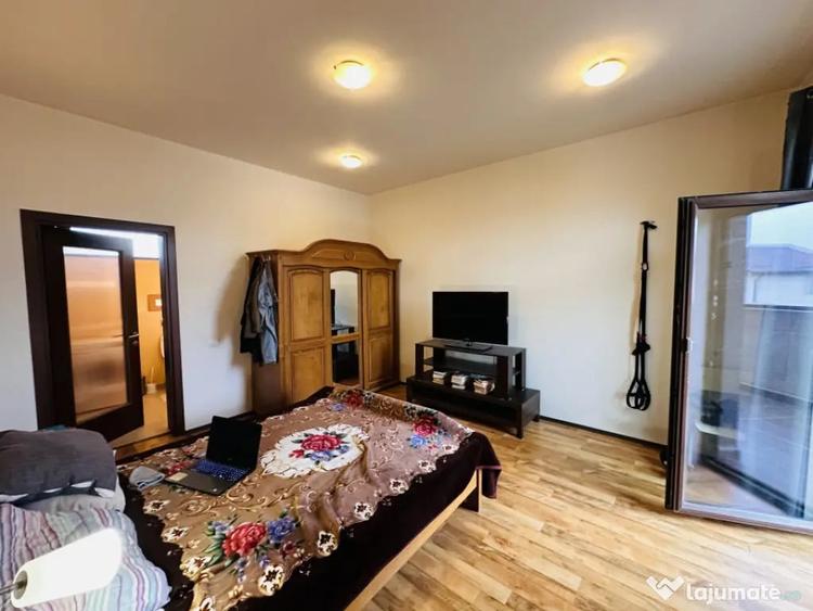 Casă cu 5 camere cu Teren 330 Mp în Chiajna