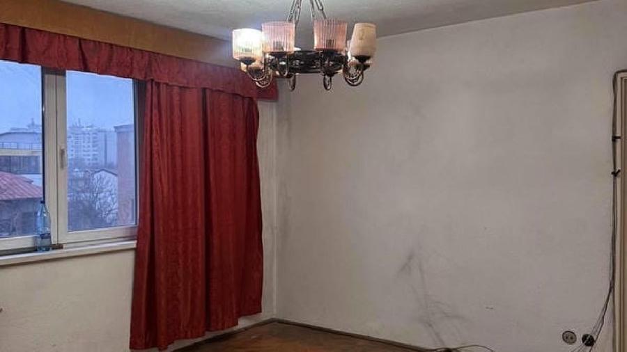 Apartament cu 3 camere semidecomandat în Nord-Vest