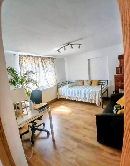 Casă cu 3 camere cu Teren 2700 Mp în Coada Izvorului